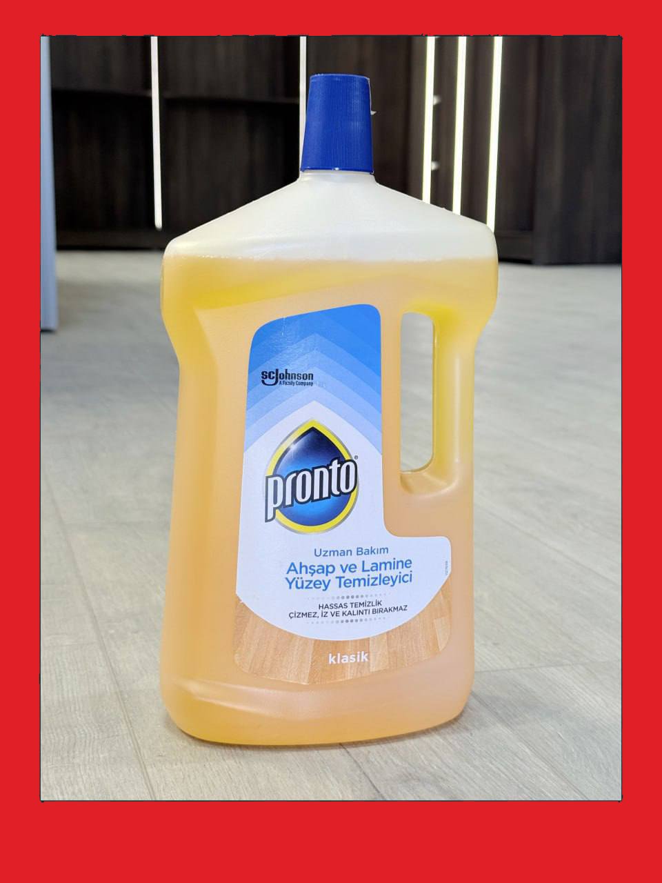 İnşaat ve otomotiv sektöründe kullanım için yüksek performanslı poliüretan sızdırmazlık malzemesi.